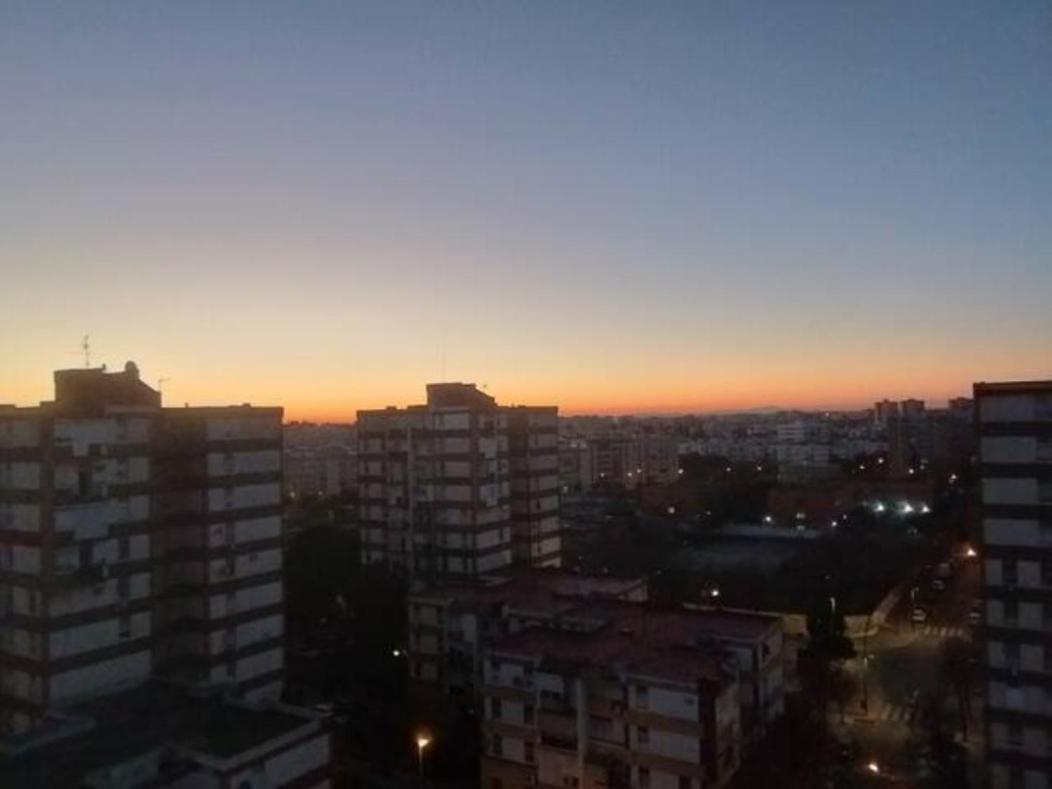 Habitaciones Privadas Con Cama Doble En Sevilla Esterno foto