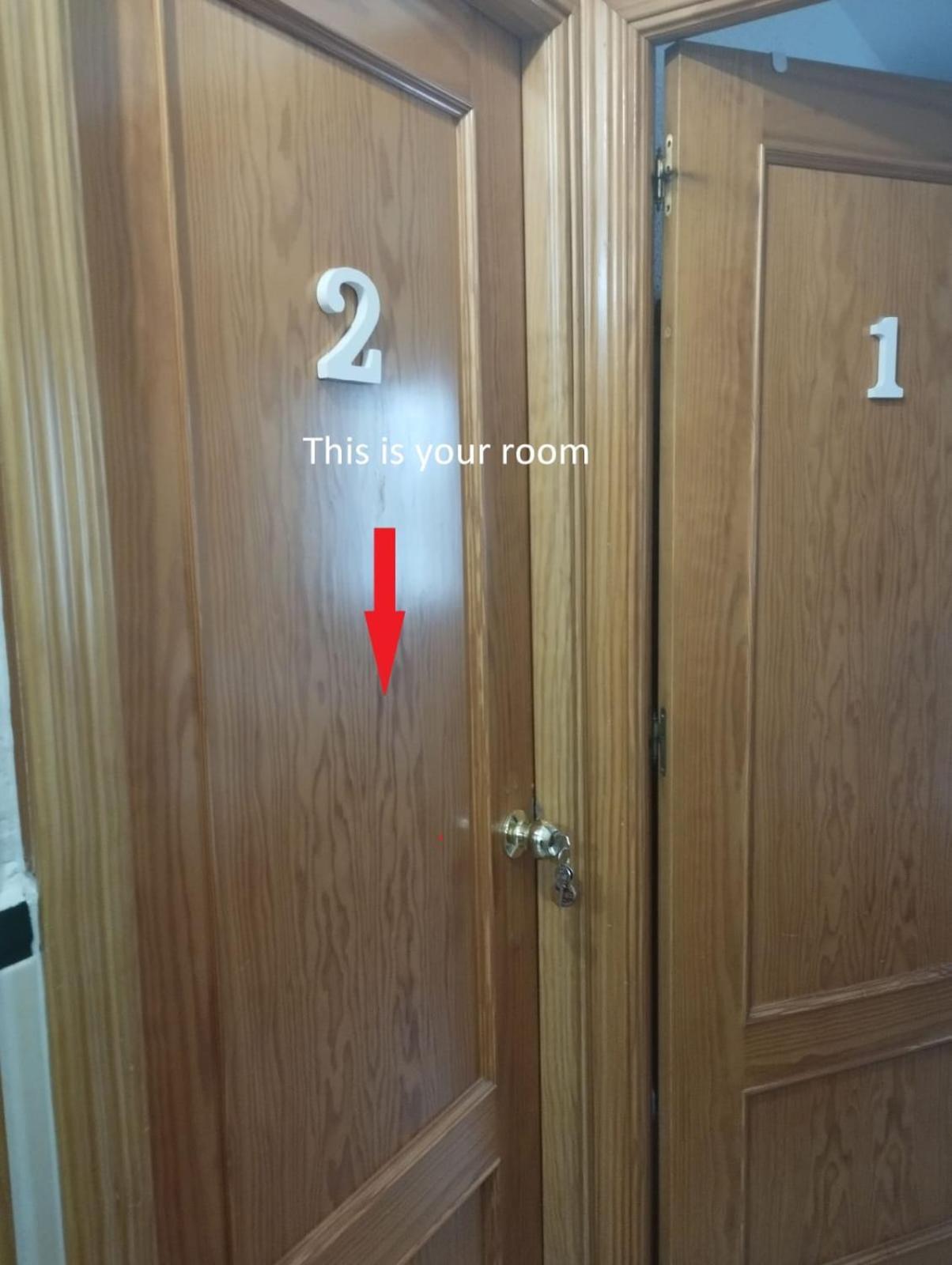 Habitaciones Privadas Con Cama Doble En Sevilla Esterno foto