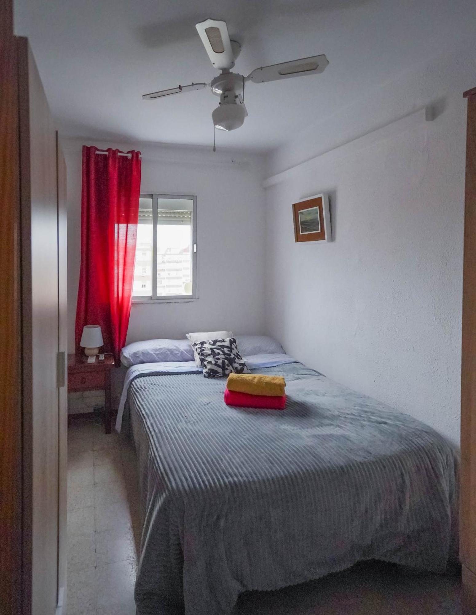 Habitaciones Privadas Con Cama Doble En Sevilla Esterno foto