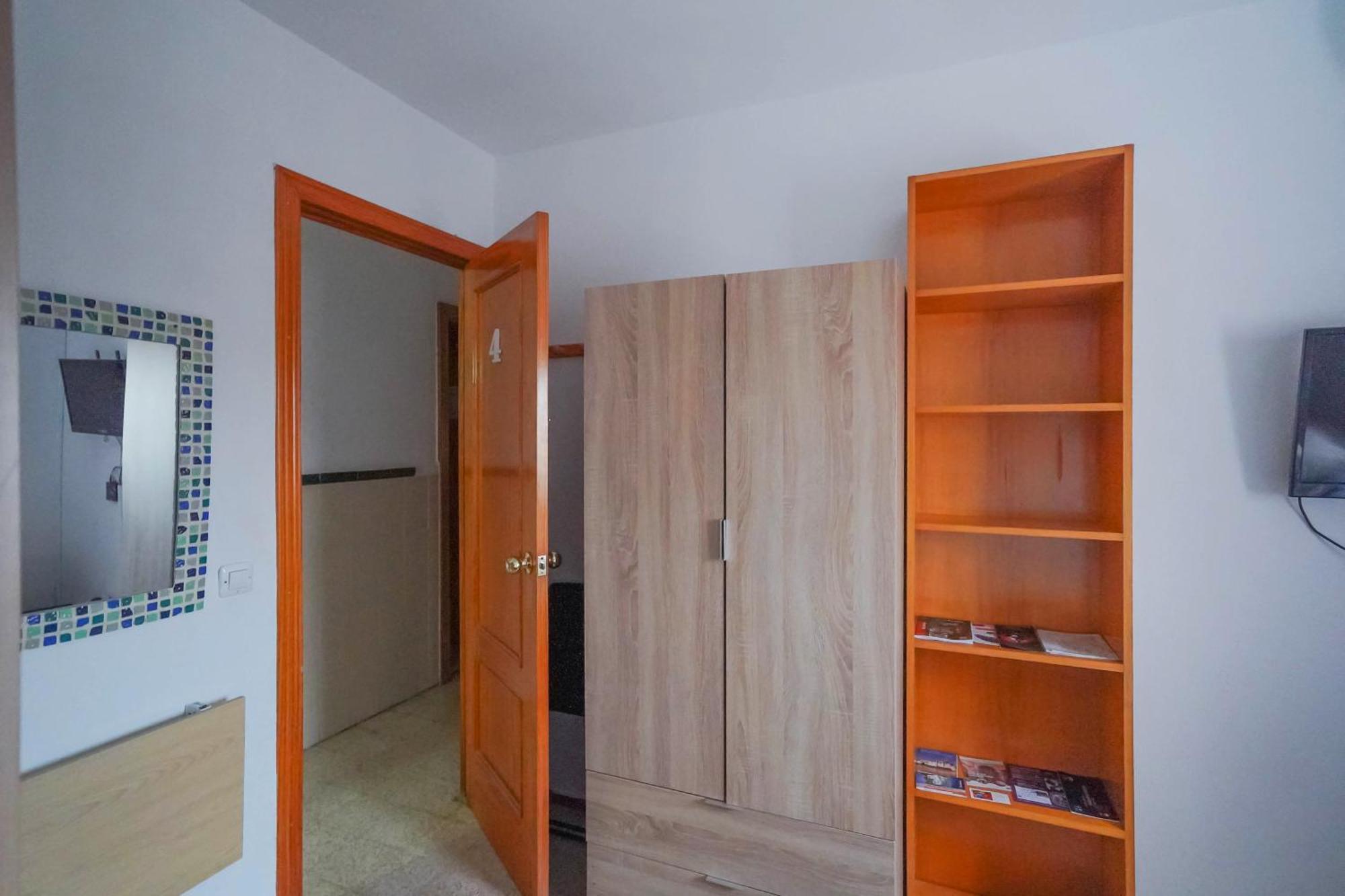 Habitaciones Privadas Con Cama Doble En Sevilla Esterno foto