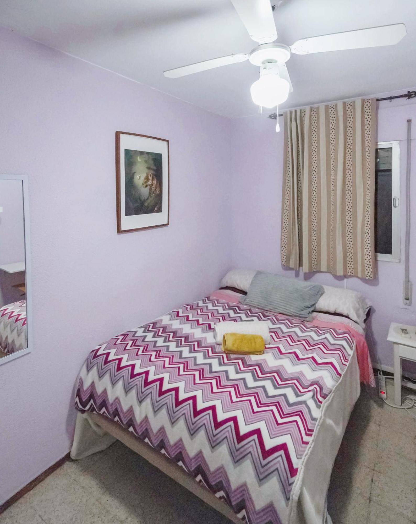 Habitaciones Privadas Con Cama Doble En Sevilla Esterno foto
