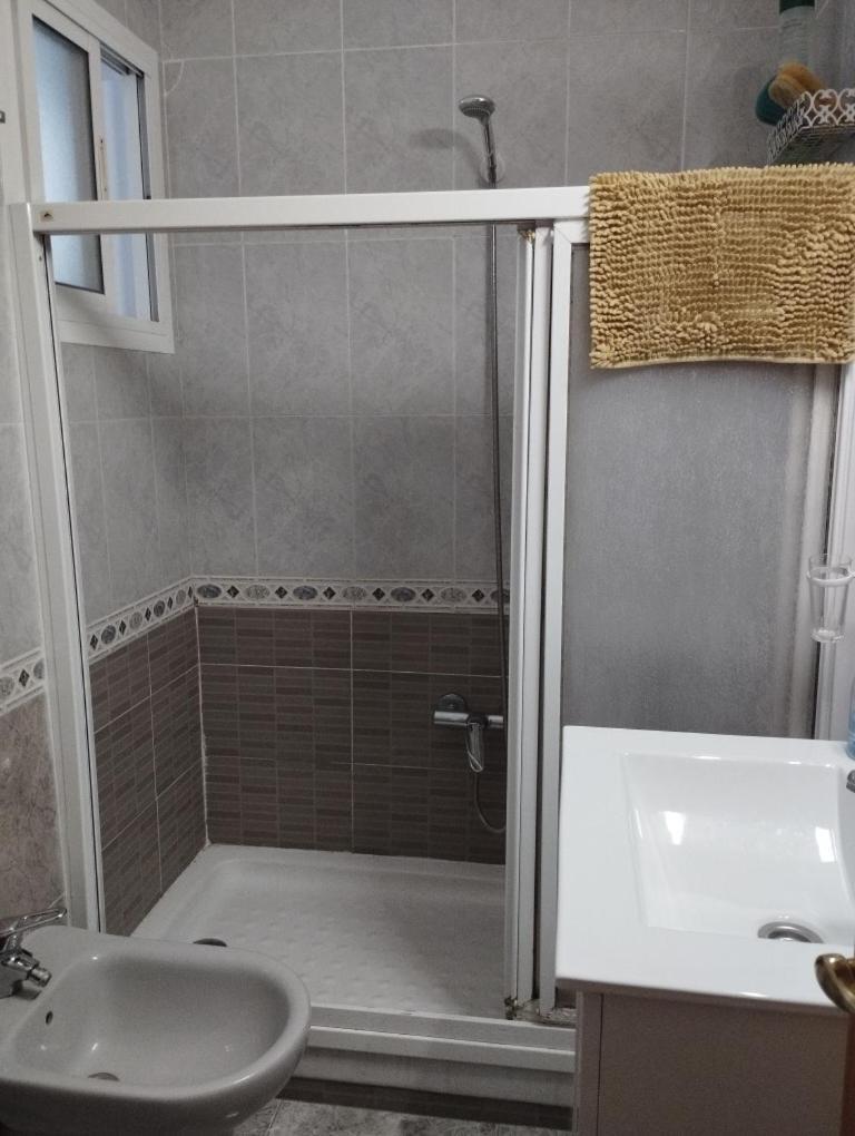 Habitaciones Privadas Con Cama Doble En Sevilla Esterno foto
