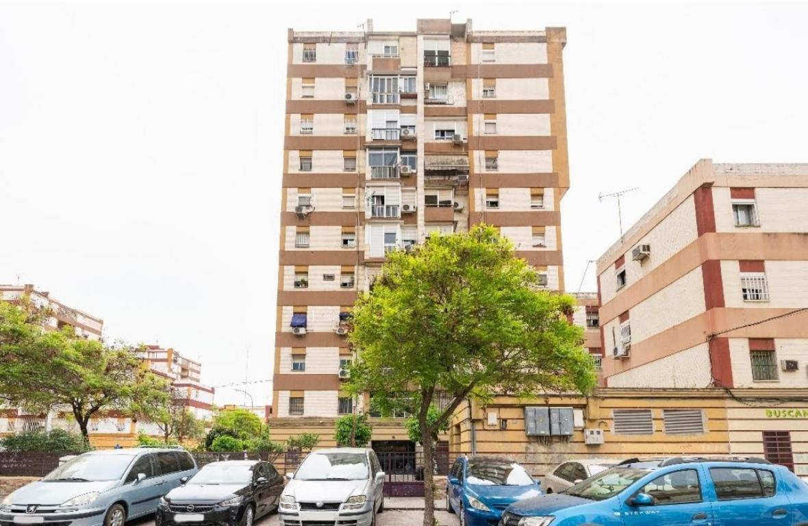 Habitaciones Privadas Con Cama Doble En Sevilla Esterno foto