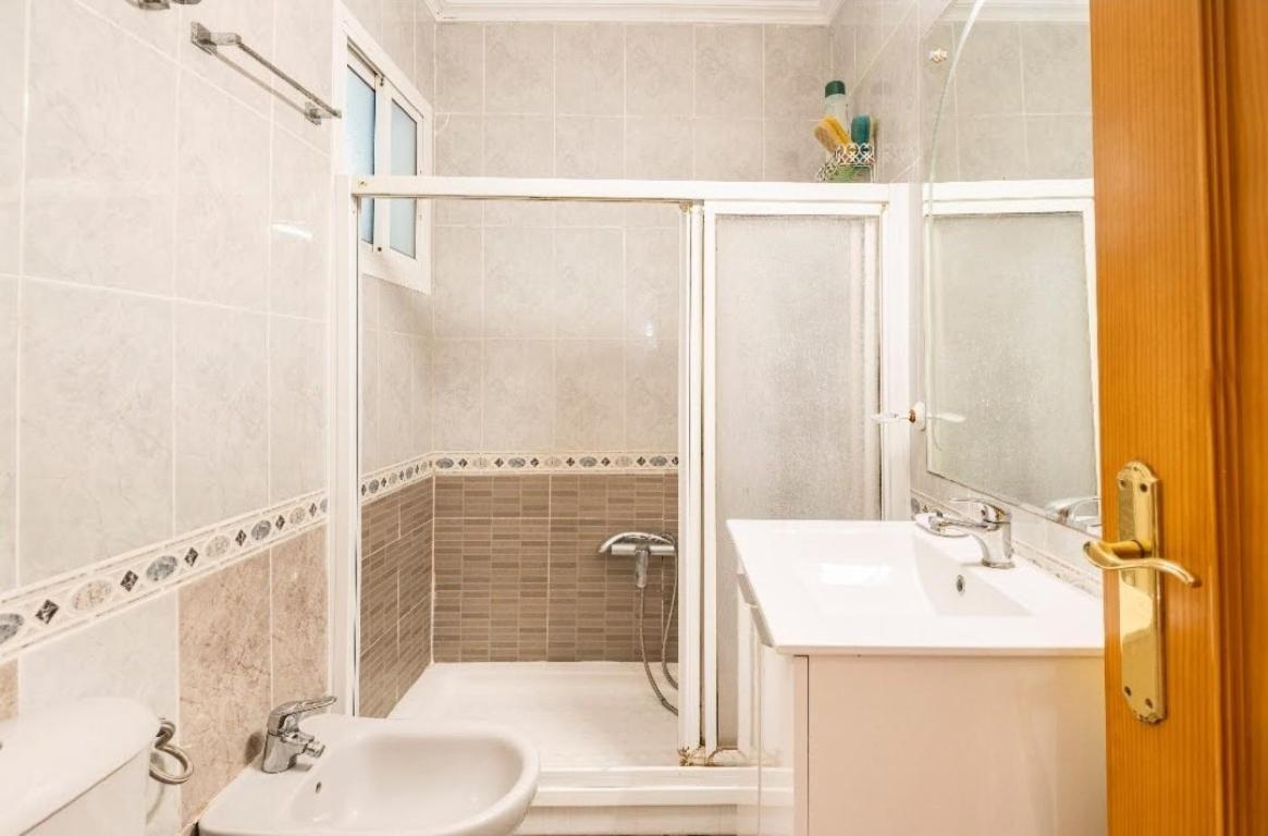 Habitaciones Privadas Con Cama Doble En Sevilla Esterno foto